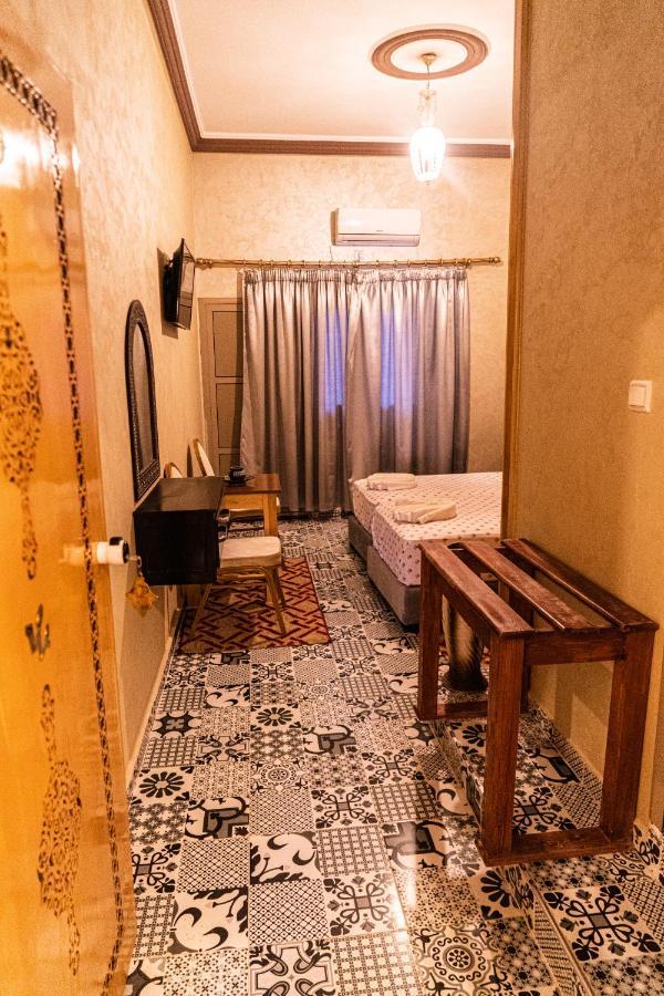 Hotel La Vallee Des Kasbahs Chez Ilyas Tinghir Esterno foto